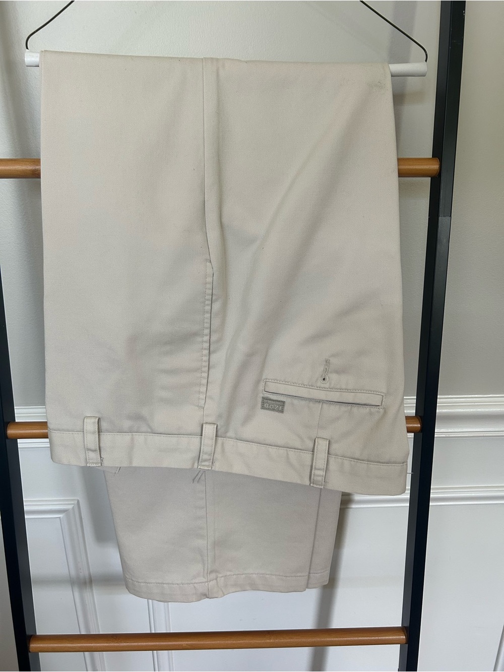 Izod Men's Casual Chino Pants Light Beige